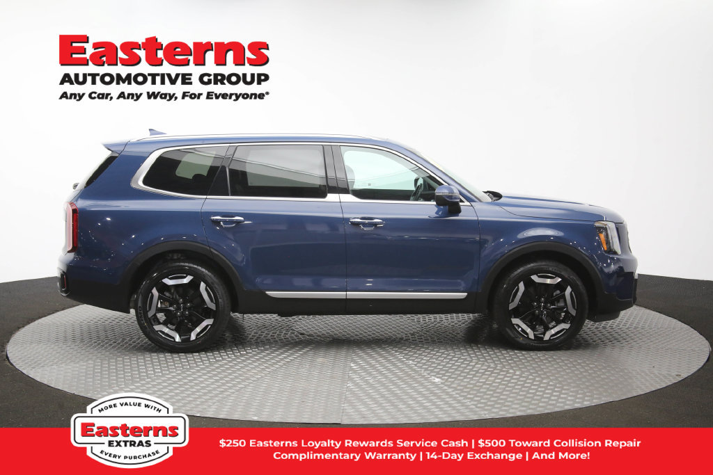 Used 2025 Kia Telluride S FWD image 48