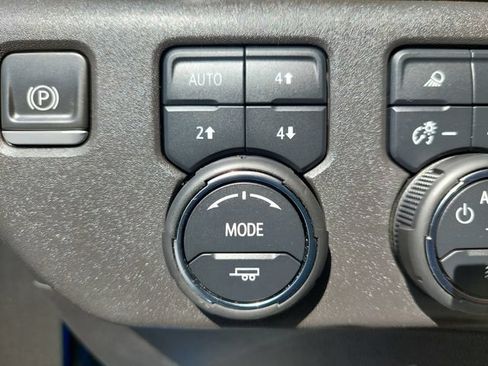 Used 2023 Chevrolet Silverado 1500 LTZ w/ LTZ Premium Package AWD/4WD image 43