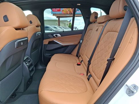 New 2026 BMW X5 xDrive40i w/ M Sport Package AWD/4WD image 9