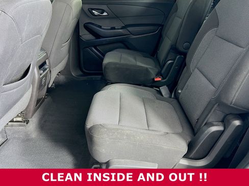 Used 2022 Chevrolet Traverse LT image 5