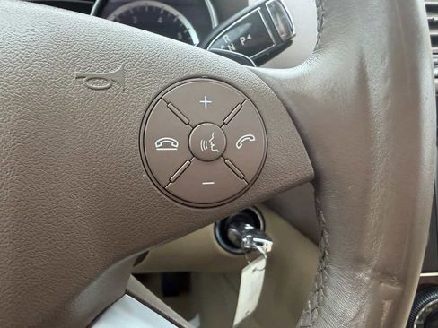 Used 2011 Mercedes-Benz GL 450 4MATIC image 27