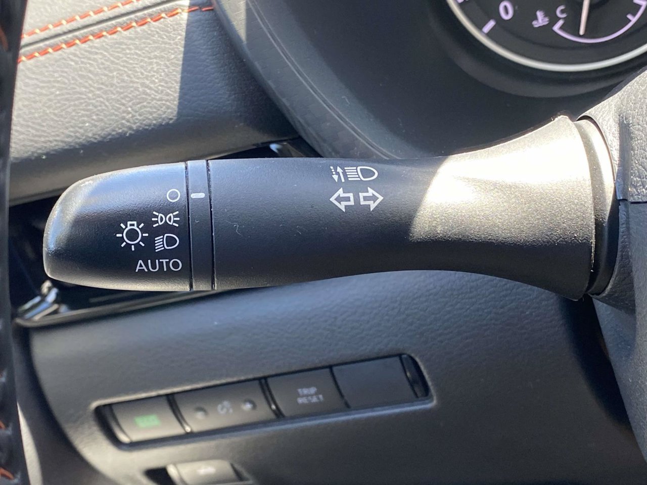 Used 2025 Nissan Sentra SR FWD image 22