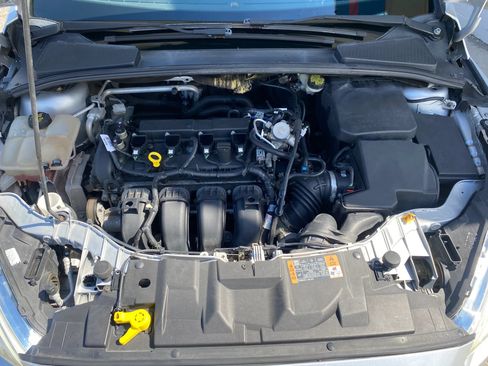 Used 2016 Ford Focus Titanium FWD image 31
