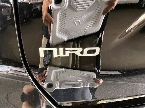 Used 2025 Kia Niro Wind FWD image 7
