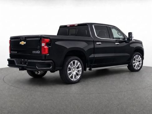 Used 2024 Chevrolet Silverado 1500 High Country w/ High Country Premium Package AWD/4WD image 6