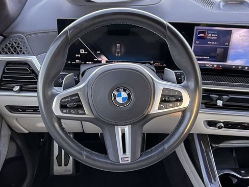 Used 2025 BMW X7 M60i w/ Climate Comfort Package image 12