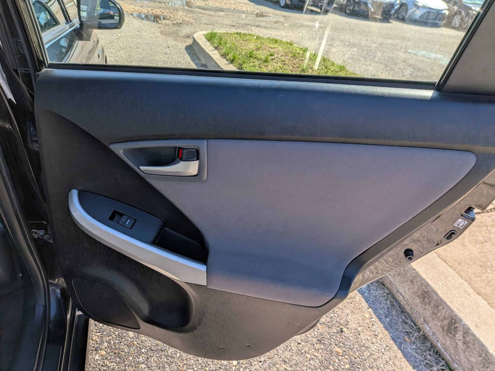 Used 2014 Toyota Prius Two FWD image 32