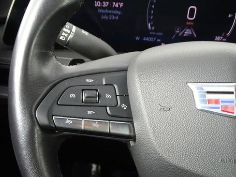 Used 2024 Cadillac XT4 Premium Luxury image 25