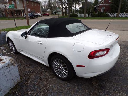 Used 2018 FIAT 124 Spider Classica w/ Technology Group image 7