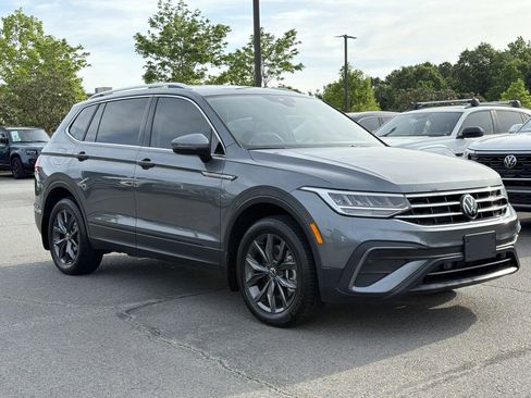 Used 2023 Volkswagen Tiguan SE FWD image 7
