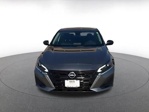 Used 2025 Nissan Altima 2.5 SV FWD image 3