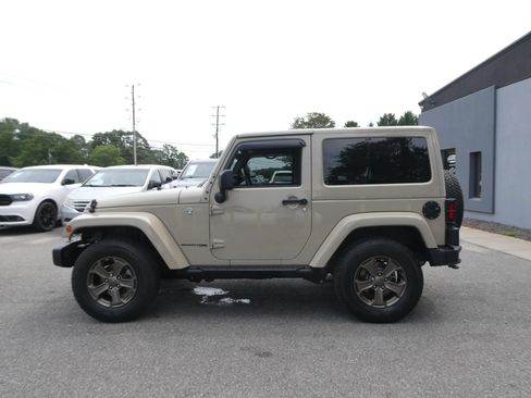 Used 2018 Jeep Wrangler Sport AWD/4WD image 9