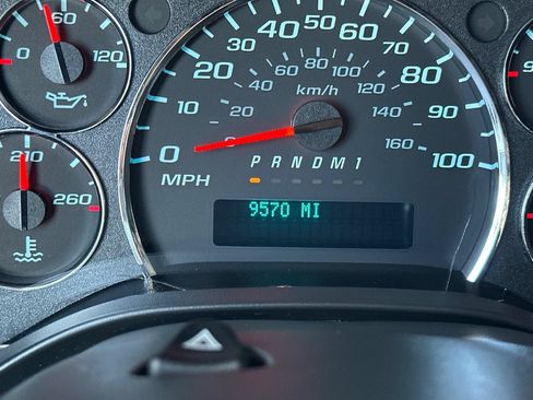Certified 2025 Chevrolet Express 2500 w/ Driver Convenience Package RWD image 29