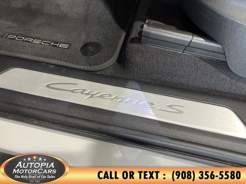 Used 2025 Porsche Cayenne S AWD/4WD image 25