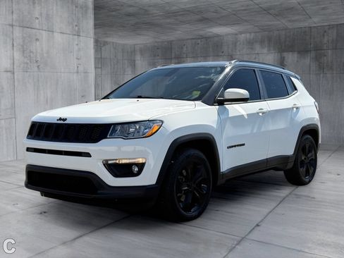 Used 2020 Jeep Compass Latitude FWD image 2