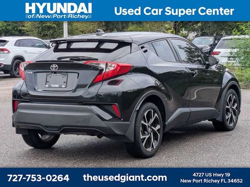 Used 2020 Toyota C-HR XLE FWD image 5