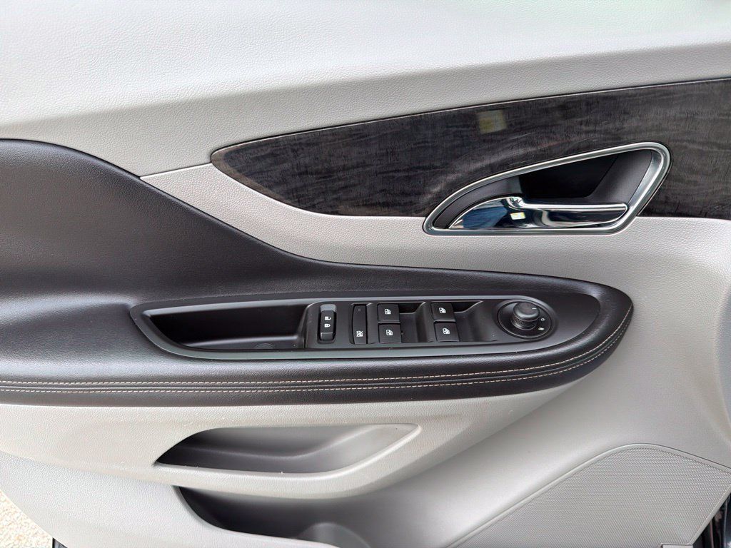 Used 2016 Buick Encore FWD image 17