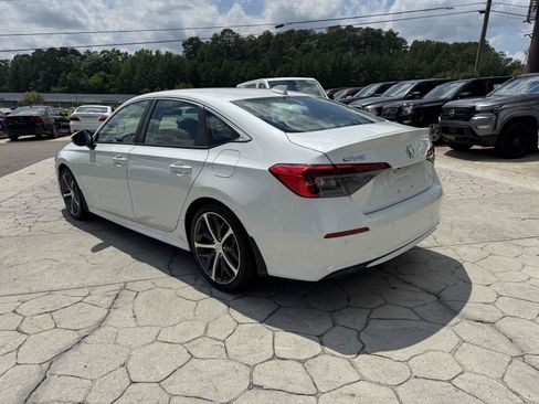 Used 2022 Honda Civic Touring image 11