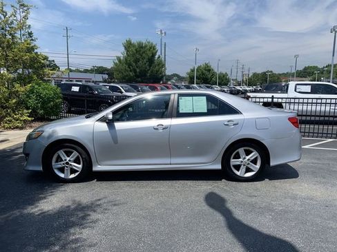 Used 2012 Toyota Camry SE FWD image 5