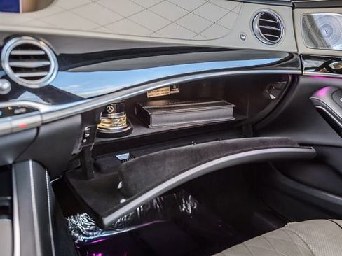 Used 2018 Mercedes-Benz S 560 4MATIC Sedan image 40