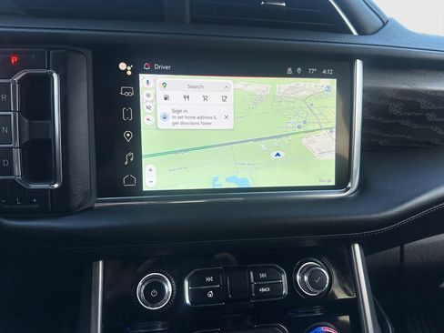 Used 2024 GMC Yukon XL Denali w/ Advanced Technology Package image 12