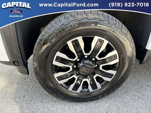 Used 2024 GMC Sierra 2500 Denali Ultimate image 12