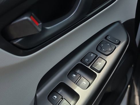 Certified 2023 Hyundai Kona SE FWD image 12