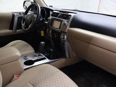 Used 2012 Toyota 4Runner SR5 w/ Convenience Pkg image 10