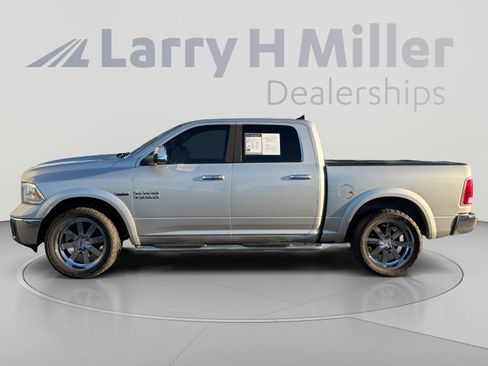 Used 2016 RAM 1500 Laramie w/ Convenience Group AWD/4WD image 2