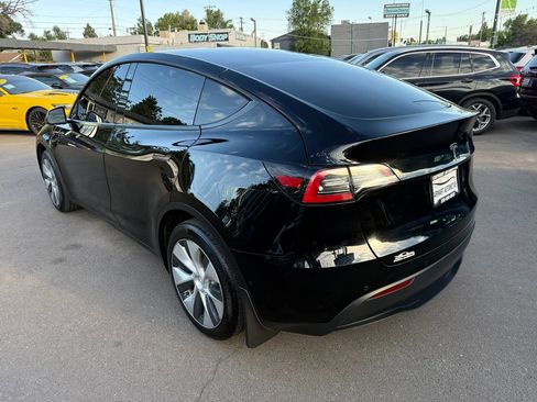 Used 2022 Tesla Model Y Long Range AWD/4WD image 7