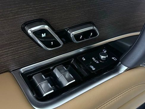 New 2026 Land Rover Range Rover Long Wheelbase SE image 27