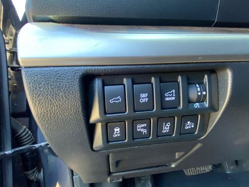 Used 2017 Subaru Outback 3.6R Limited AWD/4WD image 32