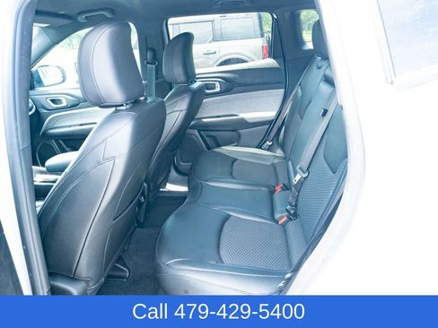 Used 2025 Jeep Compass Latitude AWD/4WD image 30