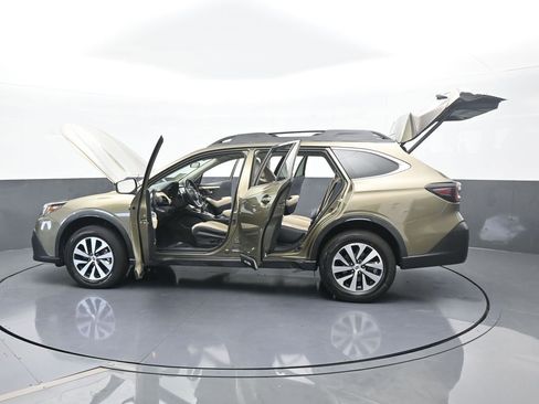 Used 2021 Subaru Outback Premium image 73