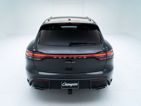 Certified 2026 Porsche Macan AWD/4WD image 10