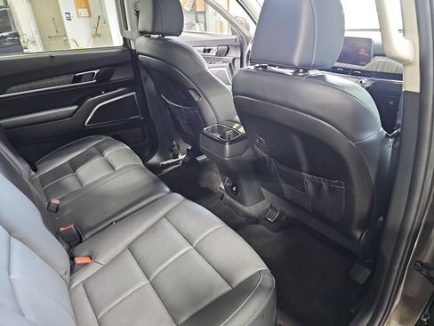 Used 2023 Kia Telluride SX AWD/4WD image 11