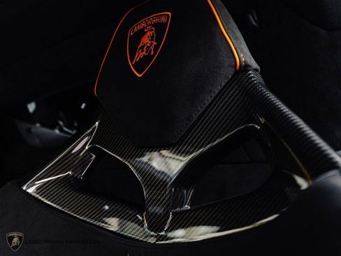 Used 2024 Lamborghini Huracan Sterrato image 32