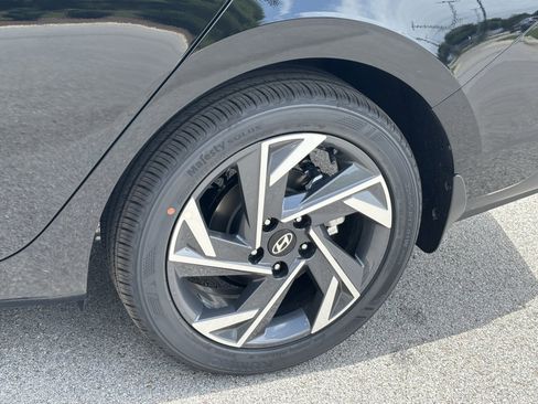 New 2025 Hyundai Elantra Sport image 9