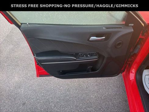 Used 2017 Dodge Charger SXT image 14