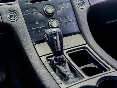 Used 2018 Ford Taurus SEL w/ Equipment Group 201A FWD image 32