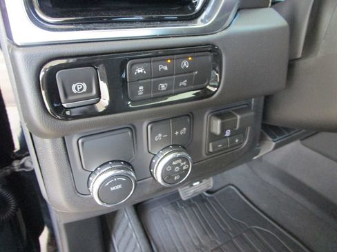 New 2026 GMC Yukon XL Elevation w/ Elevation Premium Package RWD image 30