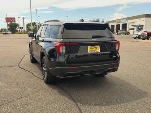 Used 2025 Ford Explorer ST-Line w/ ST-Line Street Pack AWD/4WD image 7