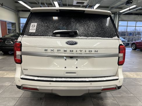 Used 2022 Ford Expedition XLT image 11