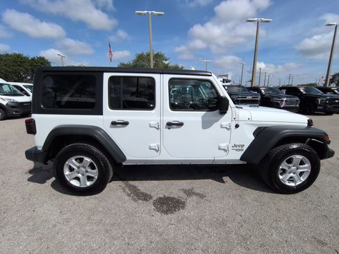 Used 2018 Jeep Wrangler Unlimited Sport S AWD/4WD image 4