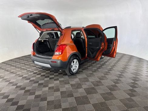 Used 2015 Chevrolet Trax LT w/ LT Plus Package FWD image 16