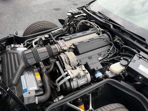 Used 1993 Chevrolet Corvette Coupe RWD image 20
