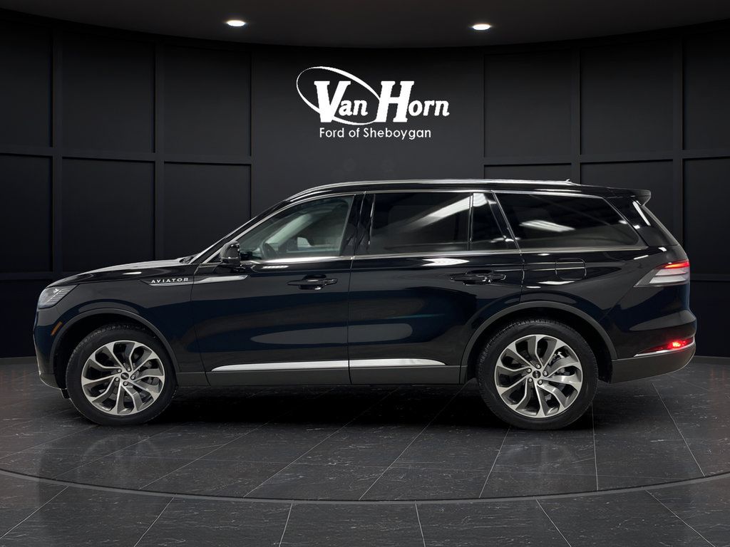 Used 2025 Lincoln Aviator Reserve AWD/4WD image 13