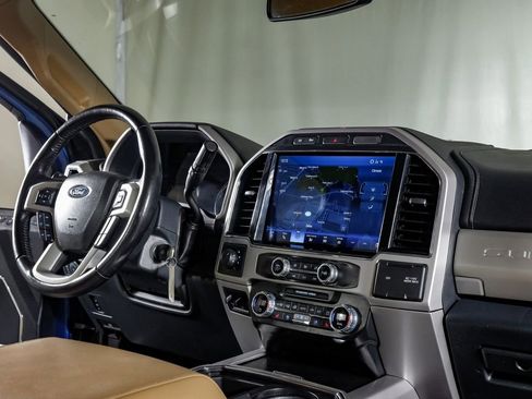 Used 2022 Ford F250 Lariat w/ Chrome Package image 22