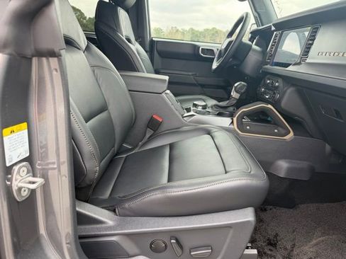 New 2026 Ford Bronco Badlands w/ Sasquatch Package image 6