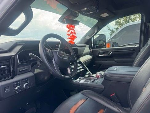 Used 2024 GMC Sierra 3500 AT4 w/ Technology Package AWD/4WD image 10